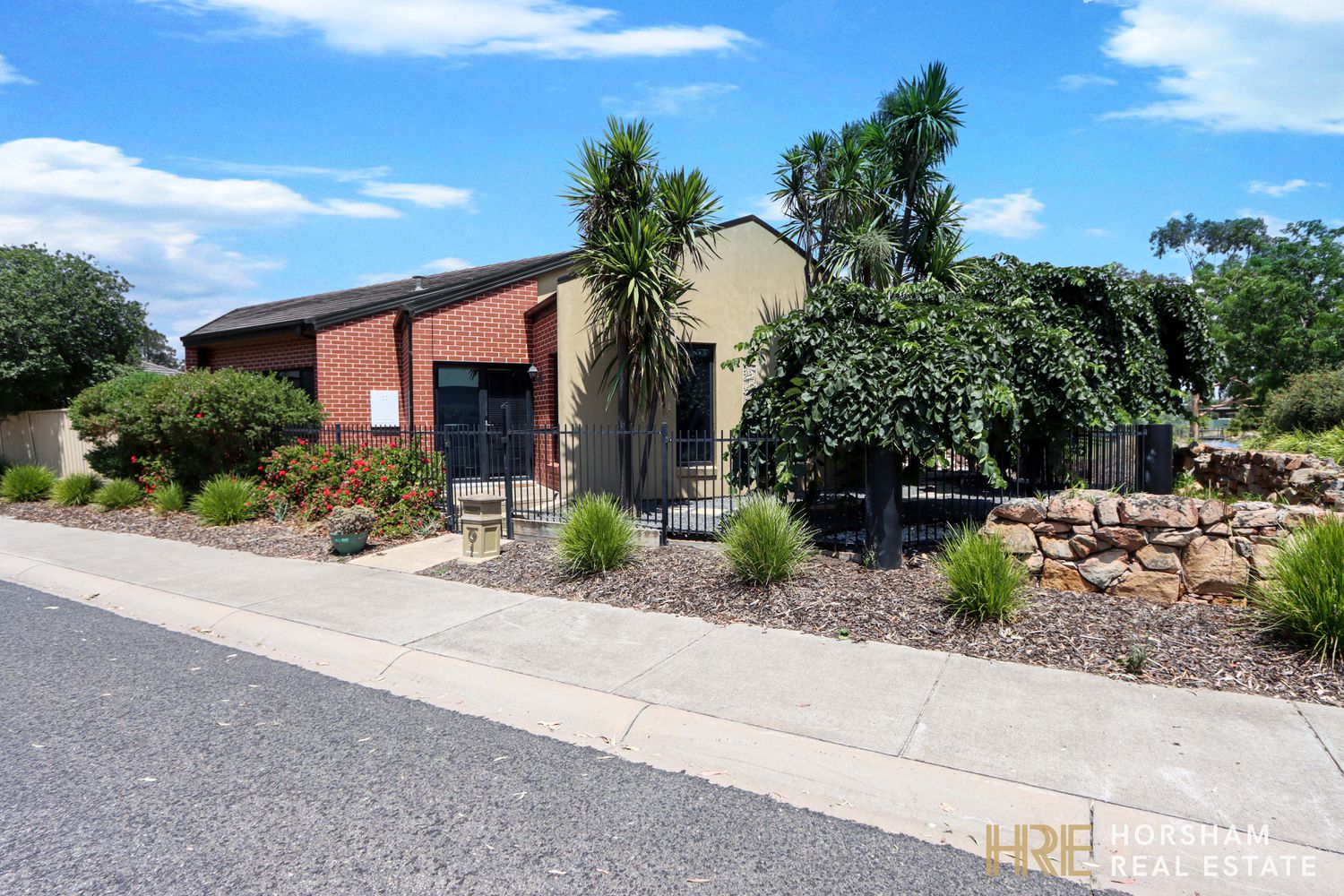 1 Rushbrook Close, Horsham