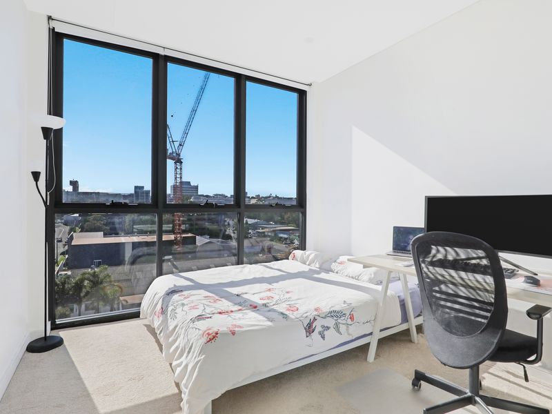 604 / 35 Kenny Street, Wollongong