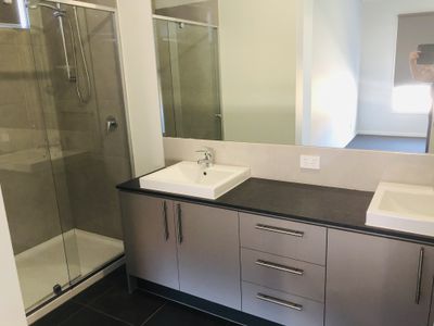 10 Amaretto Circuit, Manor Lakes