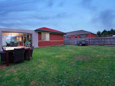 9 England Walk, Narre Warren South
