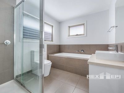 1 Sunshine Court, Hampton Park