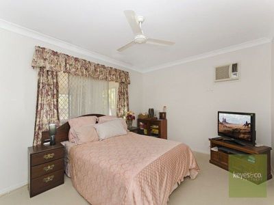 18 Waterlily Circuit, Douglas