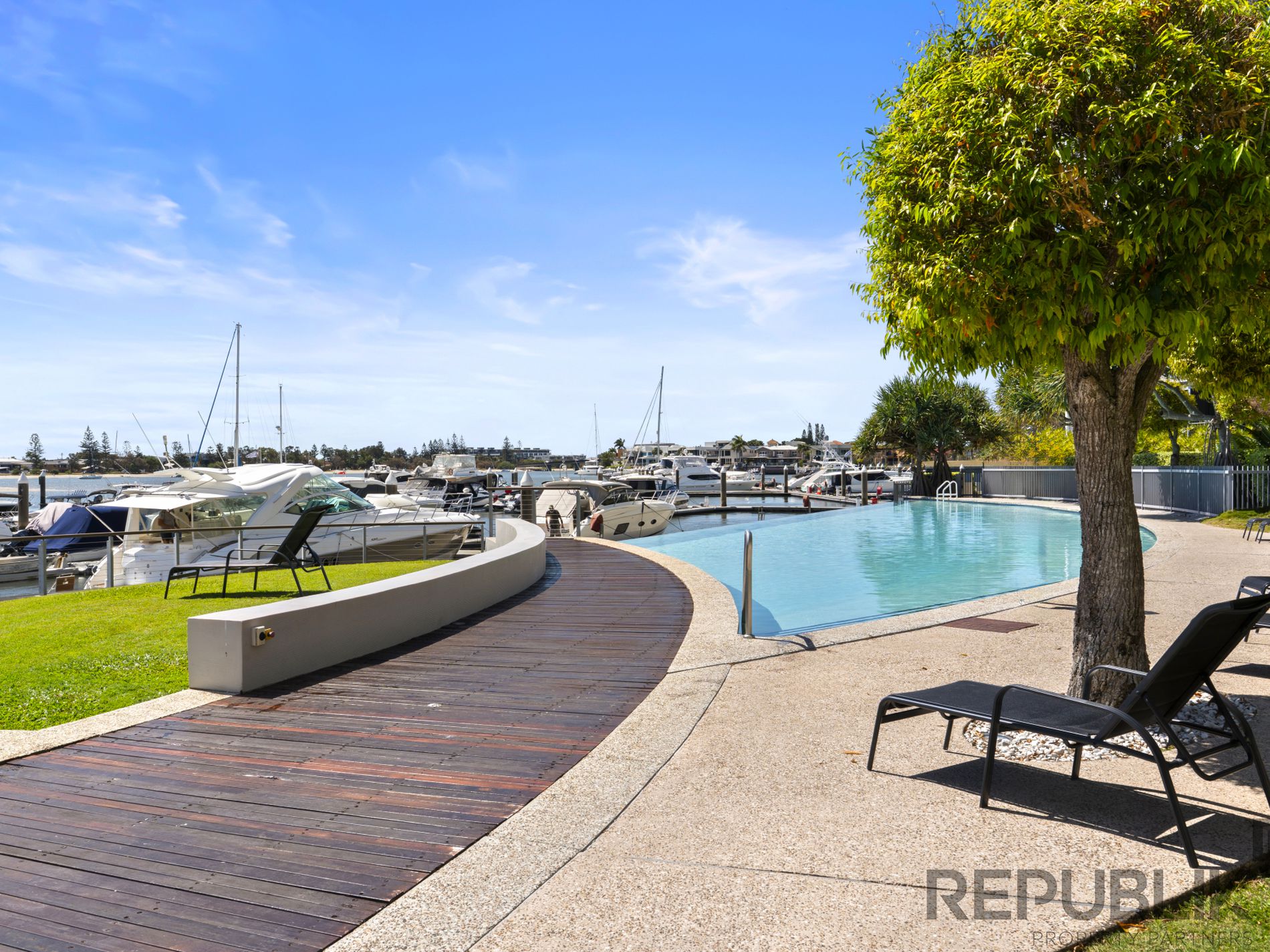 2205 / 2 Ephraim Island Parade, Paradise Point