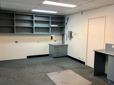 Level / 1/970 Logan Road, Holland Park