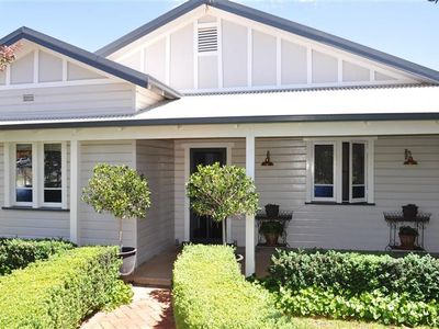 35 Church St, Forbes
