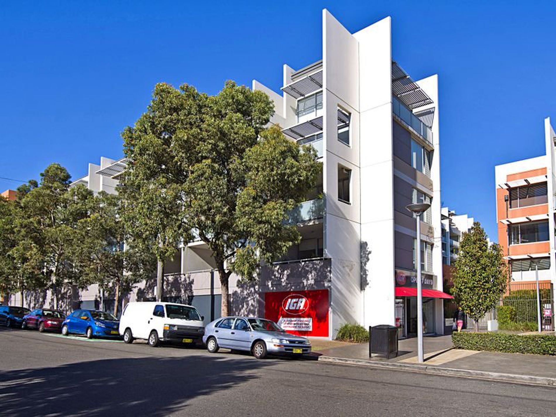 240 / 3 Queen Street, Rosebery
