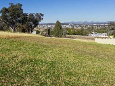 6 Wollemi Close, Tamworth