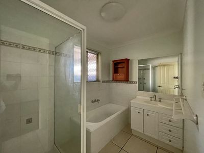 1 Twolyn Street, Urangan