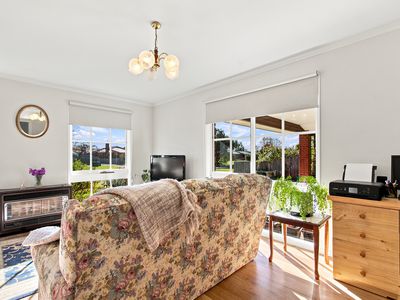 6 Rachel Court, Sale