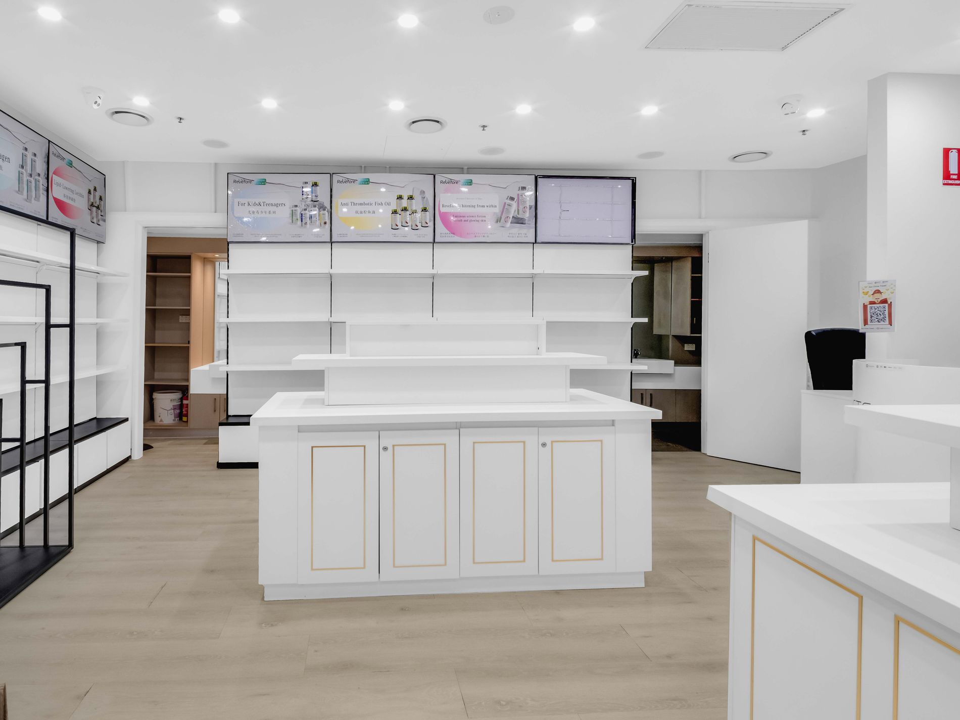 shop 9 / 3003 Surfers Paradise Boulevard, Surfers Paradise