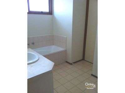 2 Rosalie Court, Hampton Park