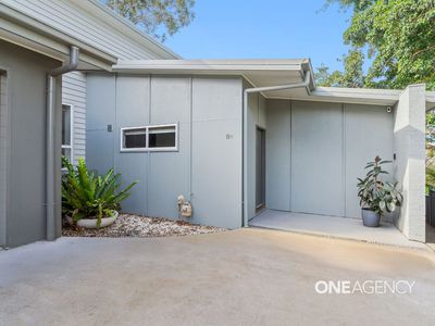 9B Mattes Way, Bomaderry