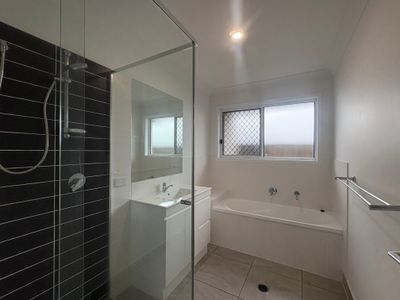 47 Langland Circuit, Walloon