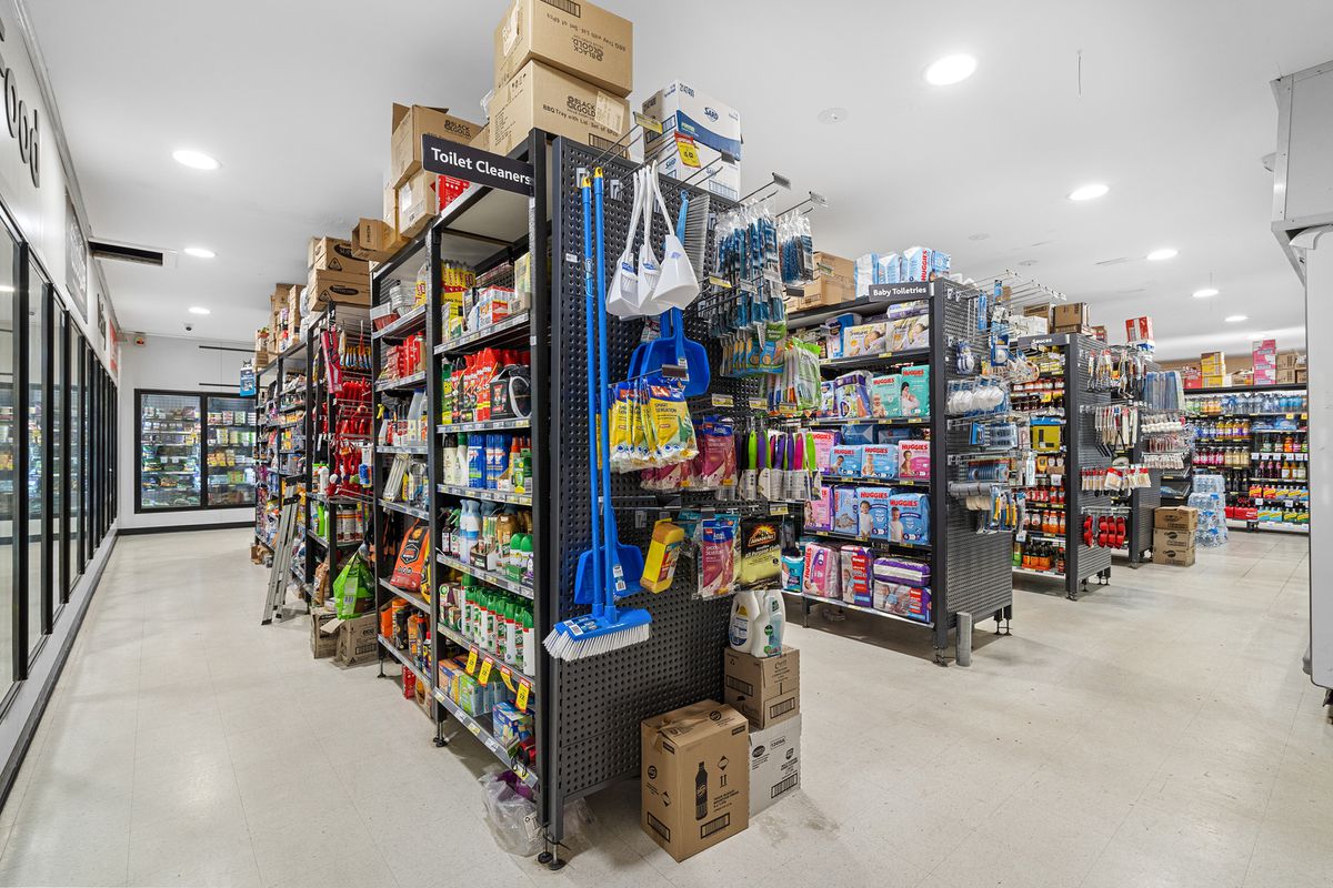Shop 1 / 1-3 Laurina Avenue, Yarrawarrah