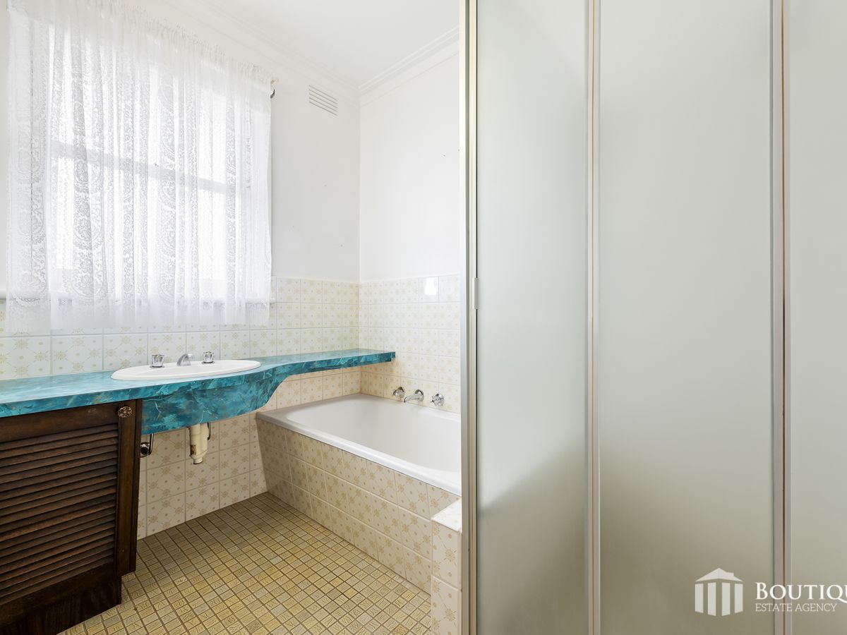 8 Creswick Street, Glen Waverley