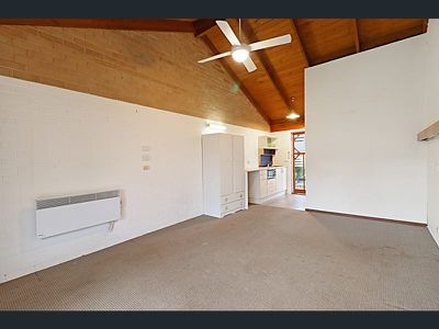 8 / 19 Lake Avenue, Ocean Grove