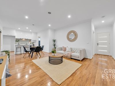 2 Catees Street, Clyde North