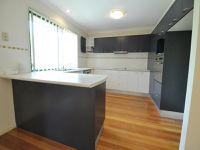 9 Pamela Place, Kenmore