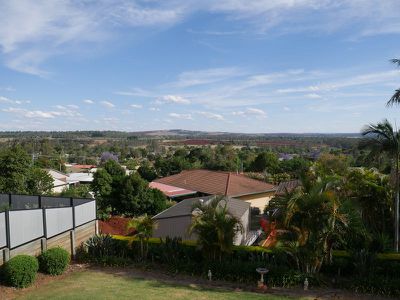 27 Adermann Drive, Kingaroy