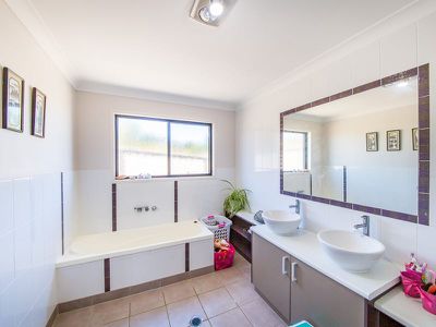 27 Murray Parade, Kingaroy