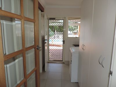 58 Banks, Hillarys