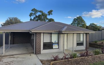 1 / 8 Terry Drive, Inverell