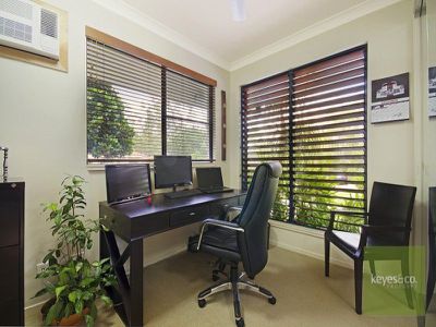 6 Barwin Court, Douglas