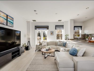 10 / 209 The Esplanade, Henley Beach