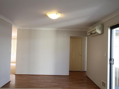 4 / 24 Windemere cres, Nollamara