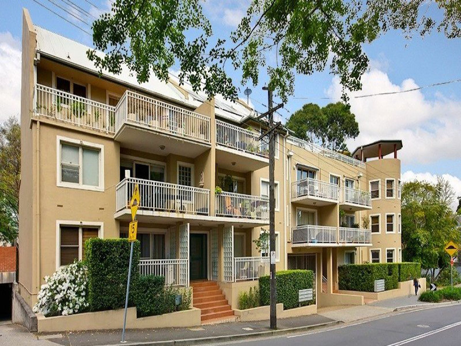 17 / 213 Wigram Road, Glebe