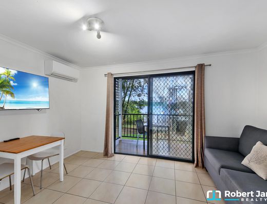 PREMIUM POSITION - DUAL KEY APARTMENT WITH VIEWS image 16