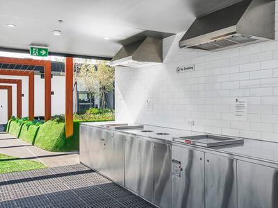 2111 / 28 Bouverie Street, Carlton