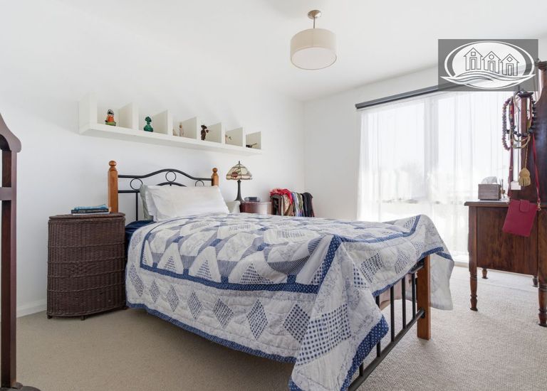 8 Aquarius Court, Portland North