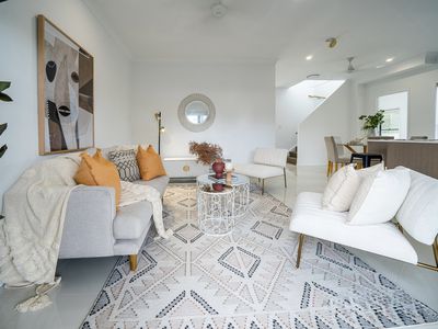 5 / 12 Luther James Close, Doolandella