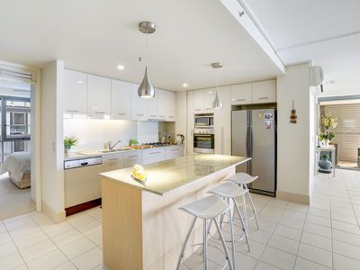 239 / 105 Scarborough Street, Southport