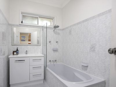 137 Lakeview Parade, Primbee
