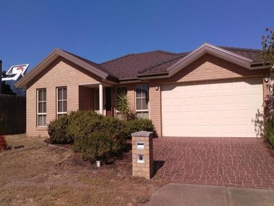 32 Kerford Crescent, Point Cook