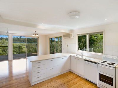 6 Val Crescent, Noosaville