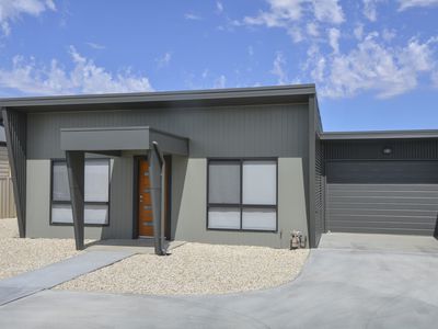 8 / 65 ALEXANDER AVENUE, Horsham