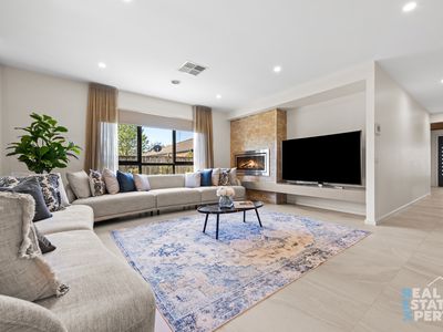 7 Walden Court, Cranbourne North