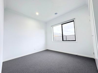 27 Kutjera Street, Manor Lakes