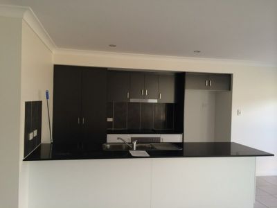 8 Lorberg Court, Branyan