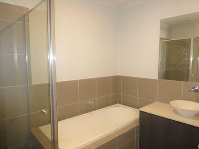 10 Oxbow Walk, Truganina
