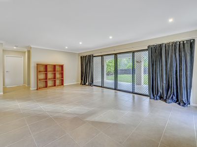 32 Outlook Crescent, Flagstone