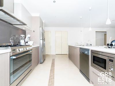 24 Von Nida Drive, Cranbourne North