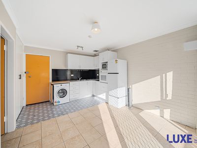 8c / 52 Deloraine Street, Lyons