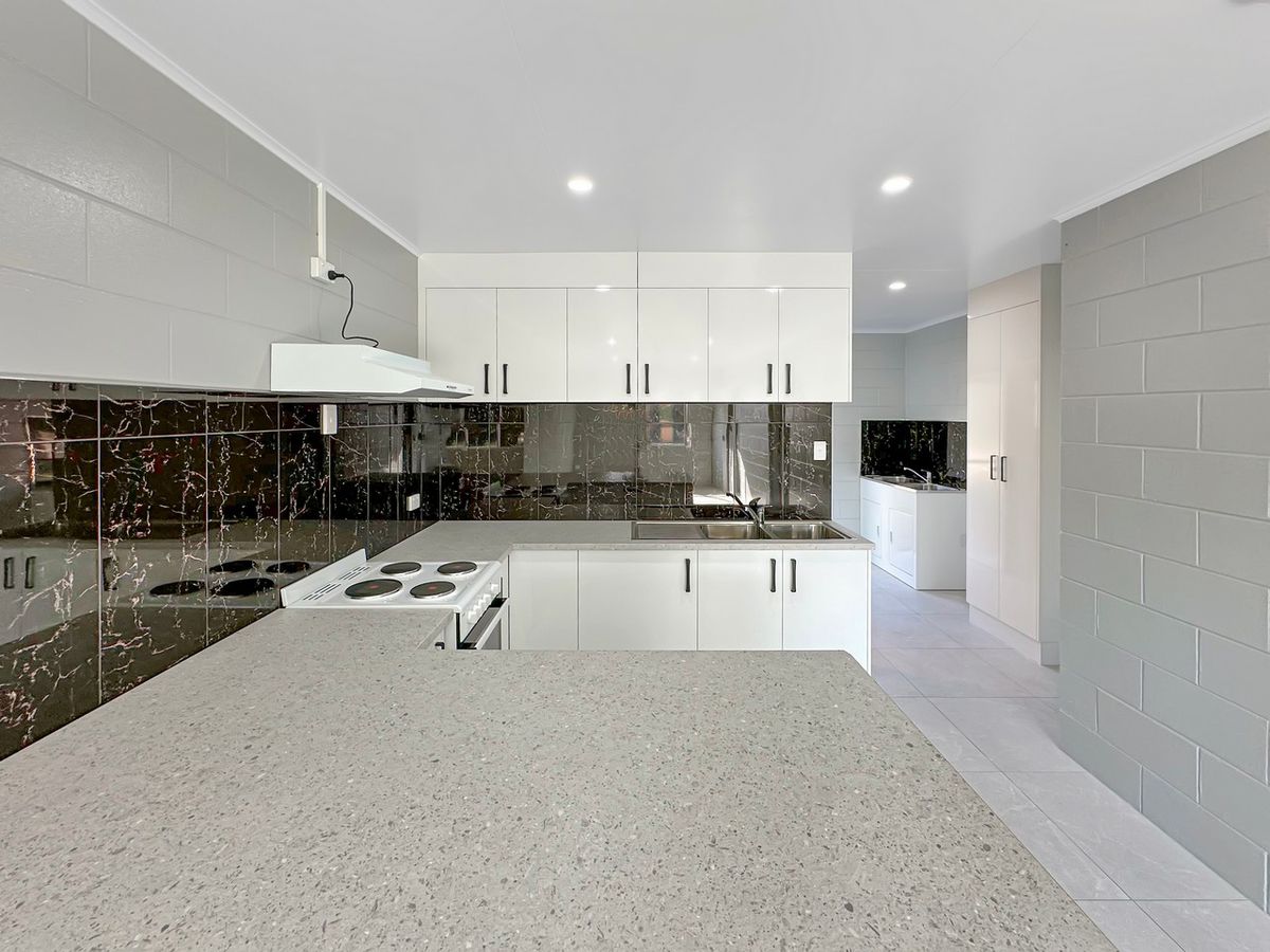 2 / 10 Second Avenue, Atherton