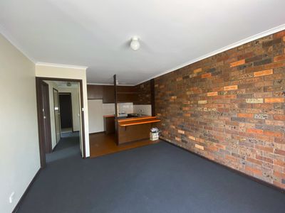 1 / 12 Moffatt Crescent , Hoppers Crossing