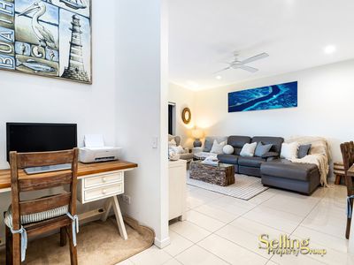 7 Marina Court, Hope Island
