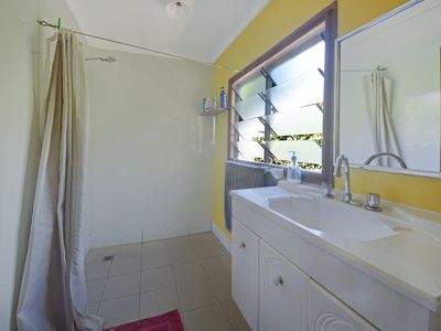 4 Elizabeth Street, Flying Fish Point